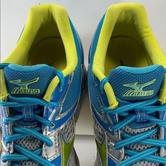 Mizuno women size 10.5 “SEXY”running shoe - Picture 3 of 16